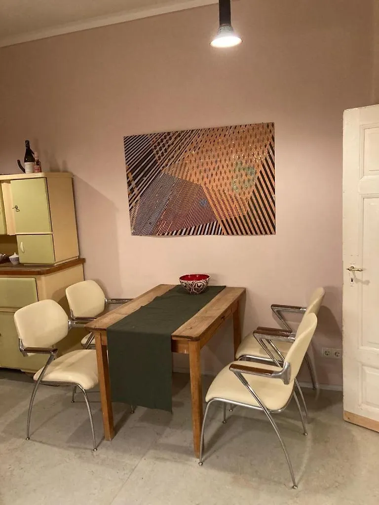 Appartamento Dresden In Schoener Atelierwohnung Mit Garten Und Werkstattsauna